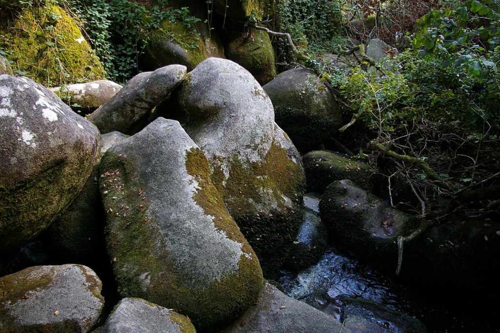 Bretagne insolite et légendaire : 5 lieux à ne pas&nbsp;manquer